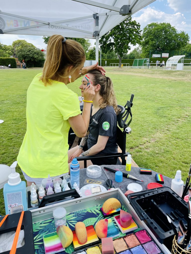 Caroline bei der Arbeit